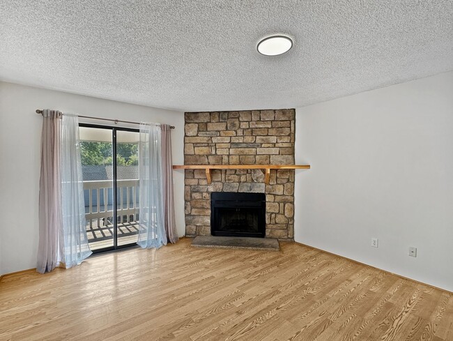 Building Photo - 8335 S Fairmount Dr