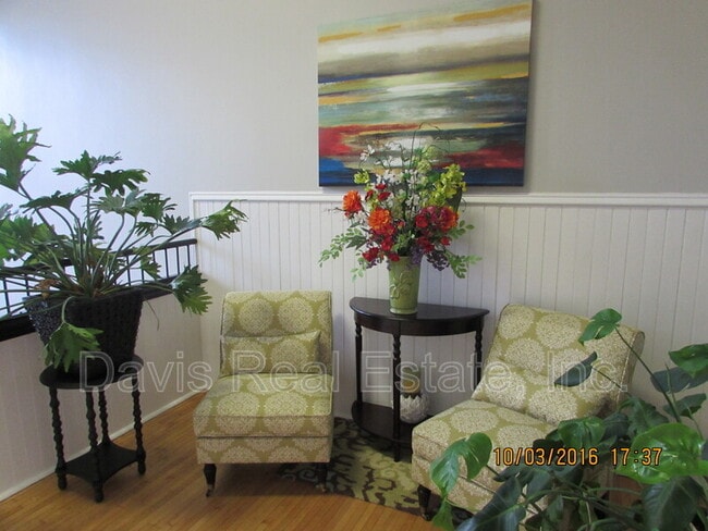 Building Photo - 110 E Bald Eagle St