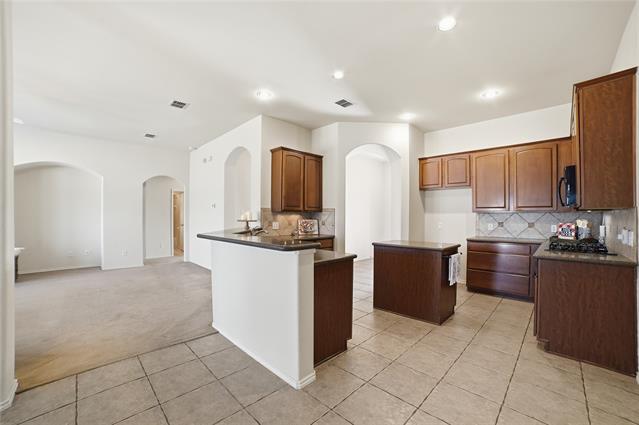 Building Photo - 209 Lariat Dr