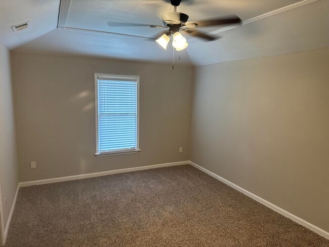 Building Photo - 339 Oakleigh Dr