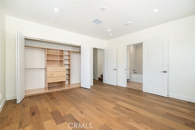 Building Photo - 822 S Plymouth Blvd