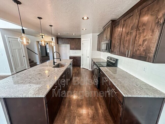 Building Photo - 4661 N Alester Ave