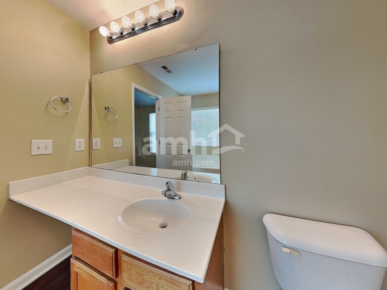 Building Photo - 3827 Chehaw Dr