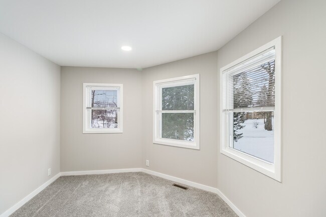 Building Photo - N95W26567 County Rd Q