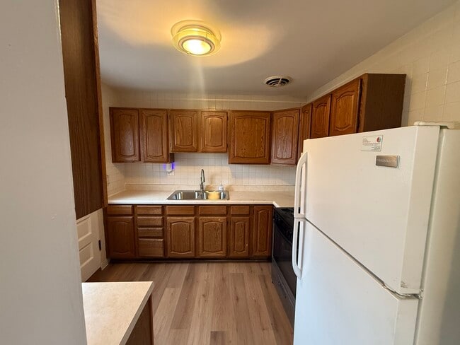 Building Photo - 6541 N Kedzie Ave