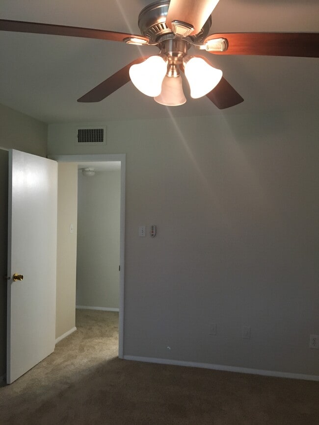 Building Photo - 706 Meadow Woods Ln