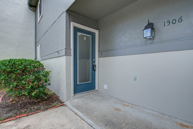 Building Photo - 1506 Ventura Pl