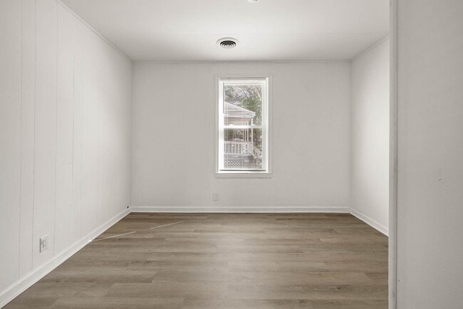 Building Photo - 107 S 9th Ave