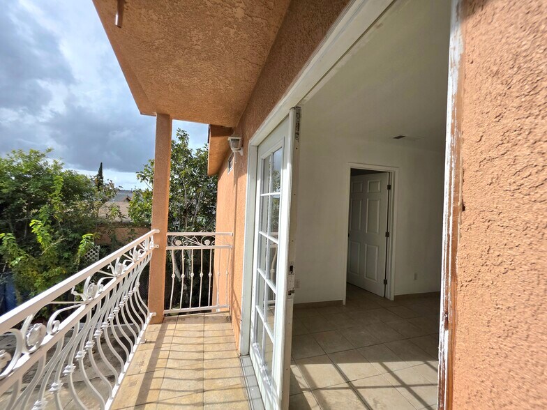 Building Photo - 209 E 119th St