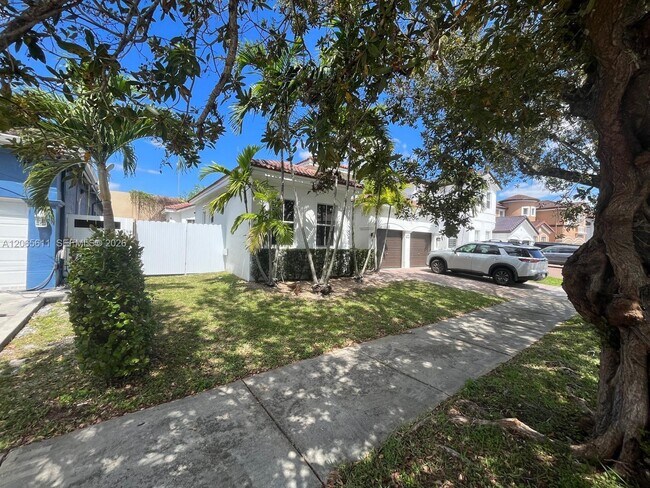 Building Photo - 18162 NW 91st Ct