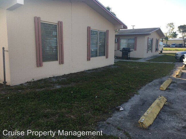 Building Photo - 3871 SW 12th Pl