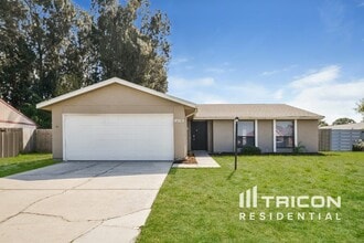 Building Photo - 6709 34th Ave W