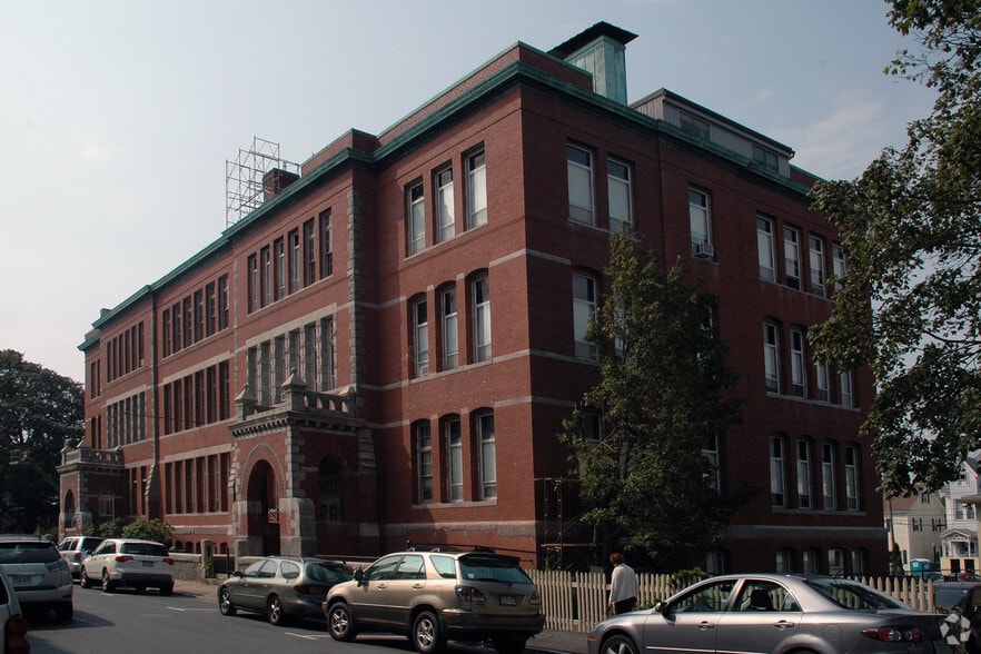 Building Photo - Central Grammar