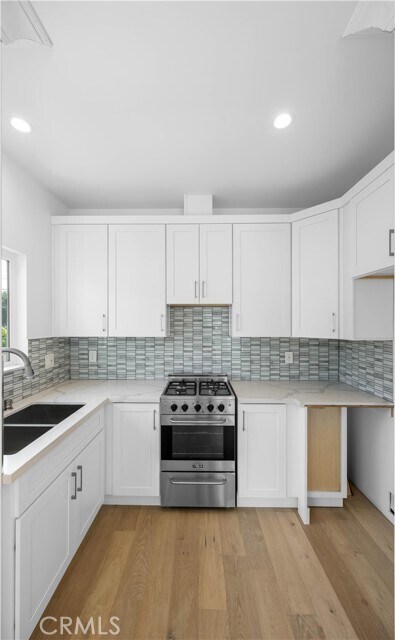 Building Photo - 826 E Olive Ave