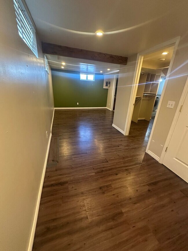 Building Photo - Adorable Home!!!