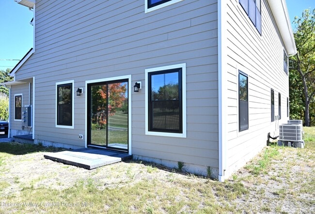 Building Photo - 502 Lattintown Rd