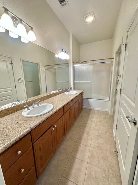 Building Photo - 1883 Agnew Rd