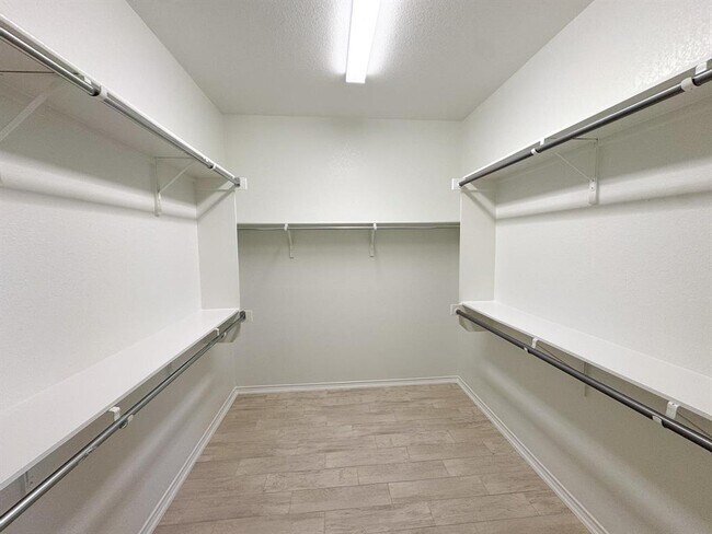 Building Photo - 100 Sunbird Ct