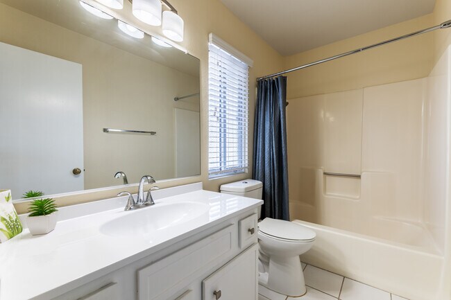 Building Photo - 21249 Figueroa St