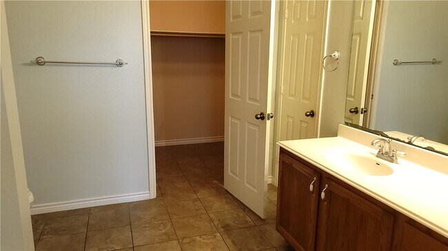 Building Photo - 11712 Larch Valley Dr