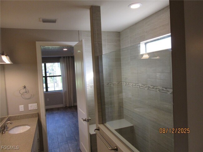 Building Photo - 14589 Laguna Dr