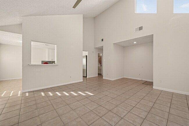 Building Photo - 11535 Bellspring Dr