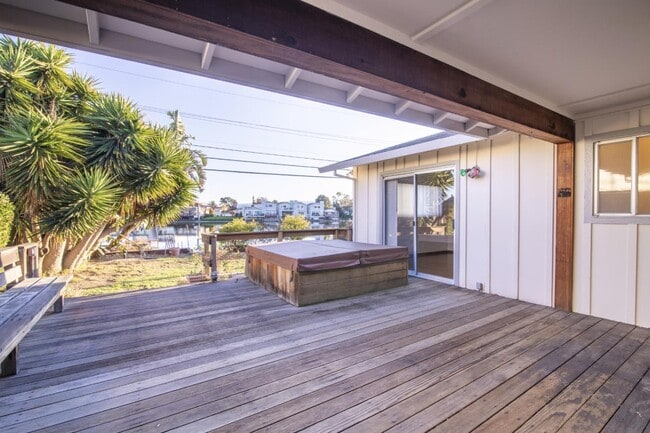 Building Photo - 1761 Kelly St