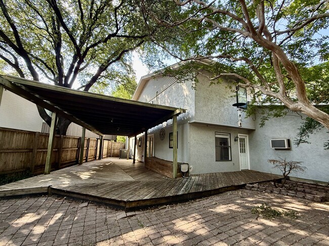 Building Photo - 5040 Thunder Rd