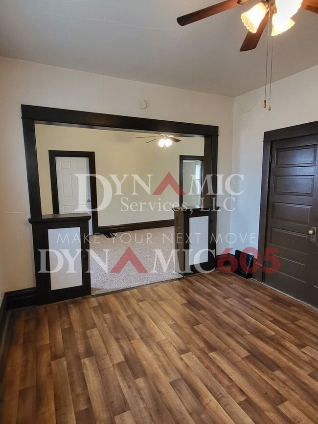Building Photo - 3BR/1BA Single Family House For Rent