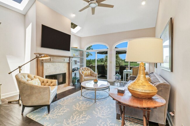 Building Photo - Spectacular Sea Pines Home - Marsh/Water Views!