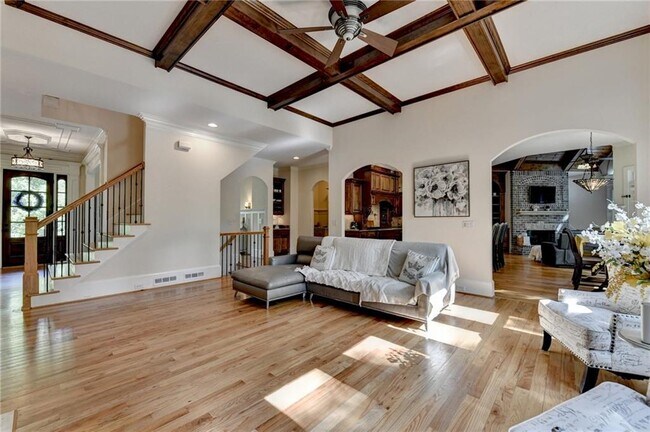Building Photo - 11037 Estates Cir