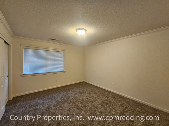 Building Photo - 3875 Meadow Oak Way
