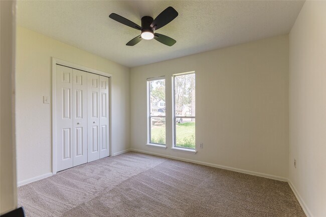 Building Photo - 431 Topsail Way