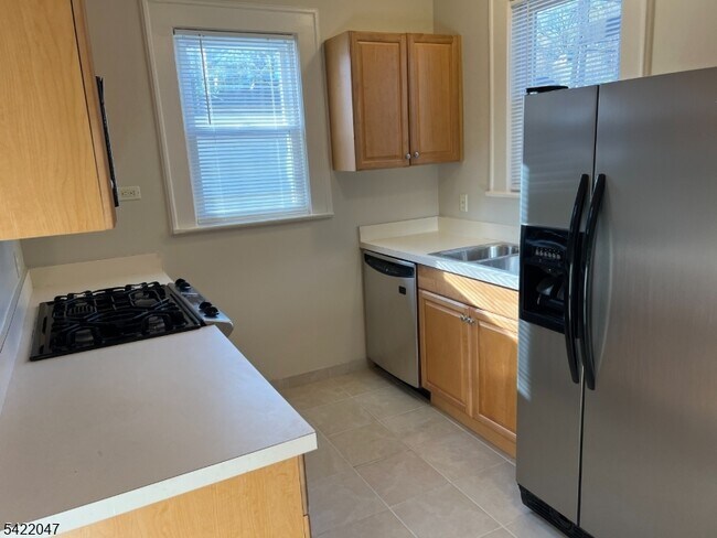 Building Photo - 17 Mountain View Pl