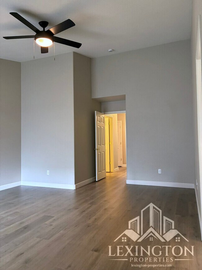 Building Photo - Updated 3 Bedroom, 2 Bathroom, Single-Story Home in Antelope!