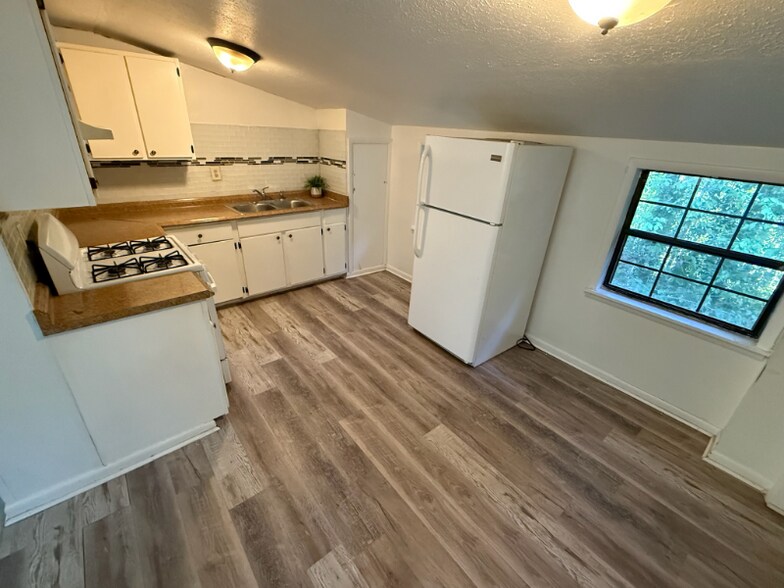 Building Photo - 6104 Pisgah Rd SW