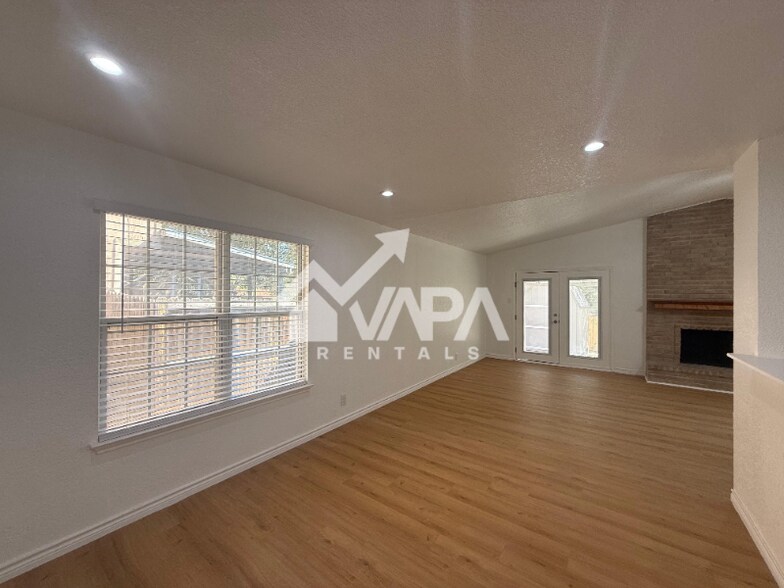 Building Photo - 5618 Wood Walk St