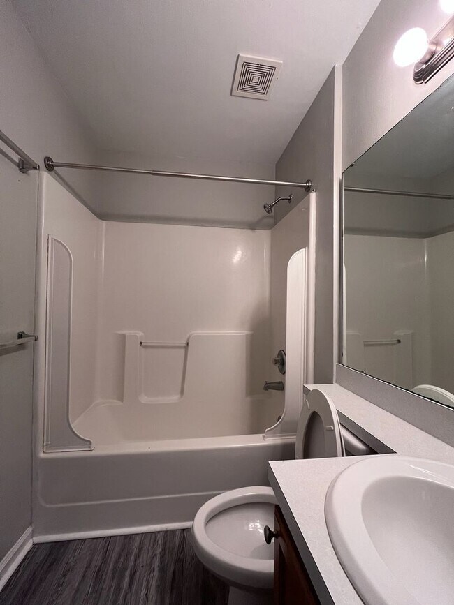 Building Photo - 1707 S Calhoun St