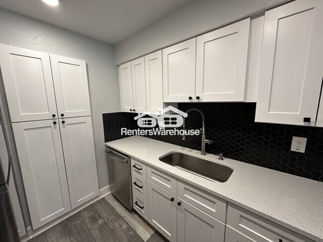 Building Photo - 3839 Dry Creek Dr