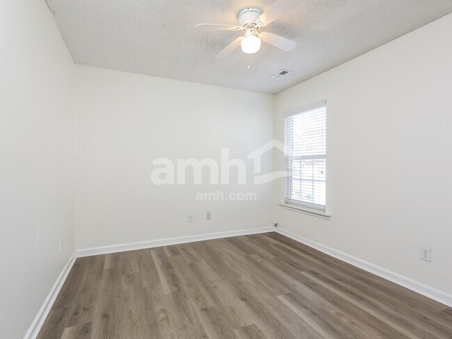 Building Photo - 704 Bent Hollow Ct