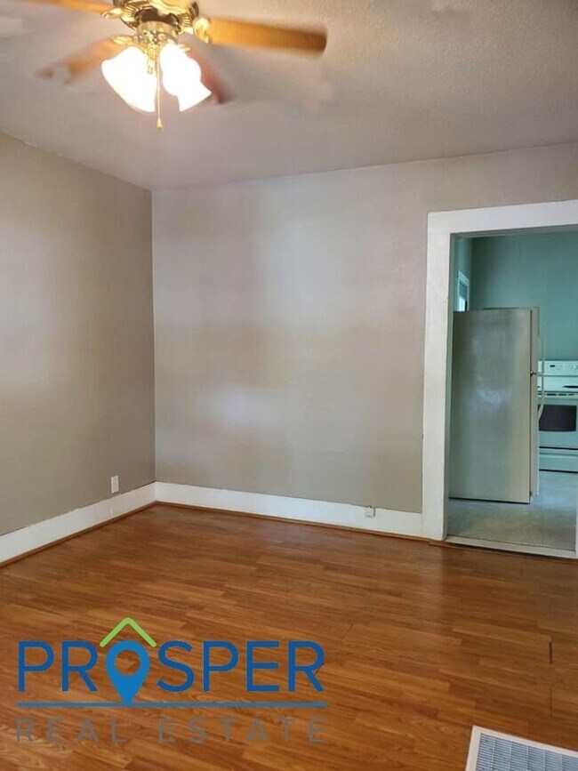 Building Photo - 5 Bedroom House with a Nice Big Yard - Ava...