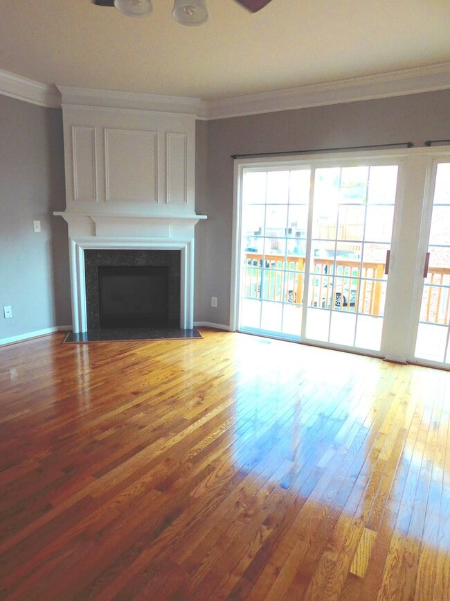 Building Photo - Ballantyne Village Townhome for Immediate ...