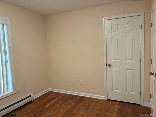 Building Photo - 24 Alice Ct