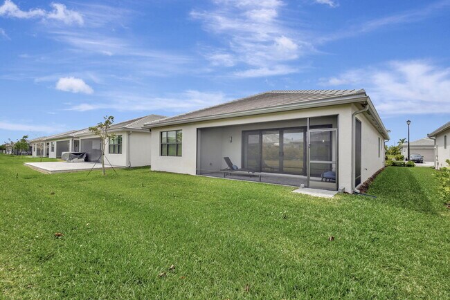 Building Photo - 12557 SW Rain River Dr