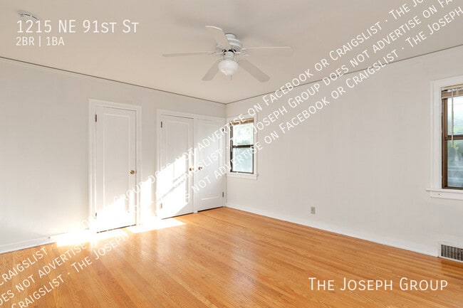 Building Photo - 1215 NE 91st St