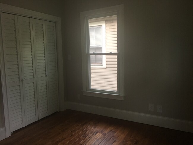 Building Photo - $1615 per Bedroom | 5BR/3BA Home in Fort S...