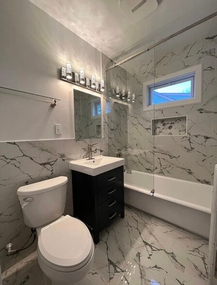 Building Photo - 21 Forest St