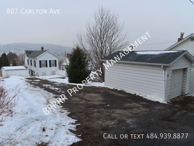 Building Photo - 807 Carlton Ave