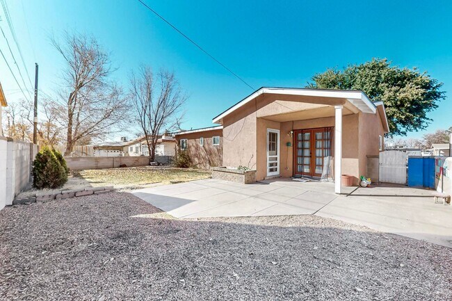 Building Photo - LOMAS/JUAN TABO 3 Bedroom 2 Bath 1/CG