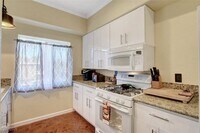 Building Photo - 481 Benedict Dr